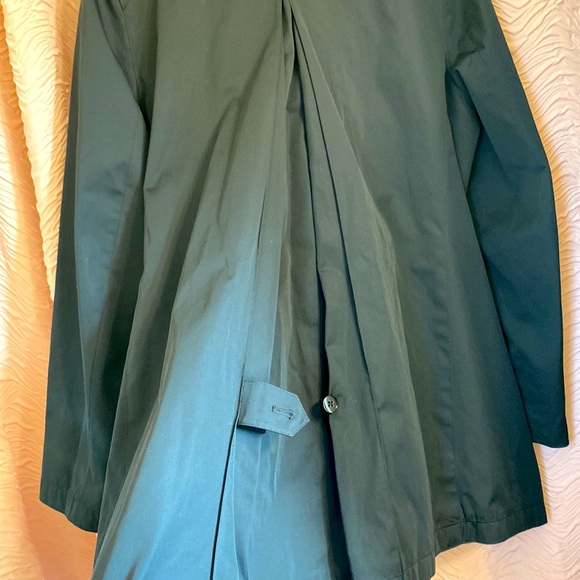 Michael Kors black water resistant rain jacket with stylish metal clasp closure - Picture 5 of 9